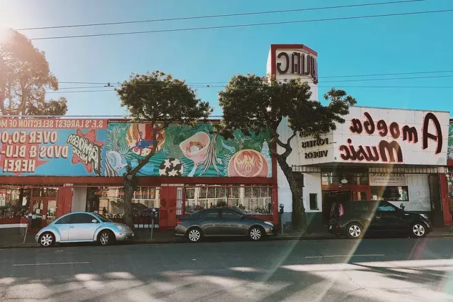 Außenansicht von Amoeba Music, einem der legendären Plattenläden San Franciscos.