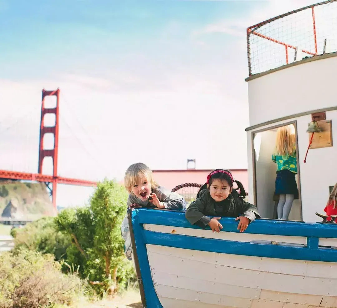 儿童游乐园play at Sausalito's Bay Area Discovery Museum.